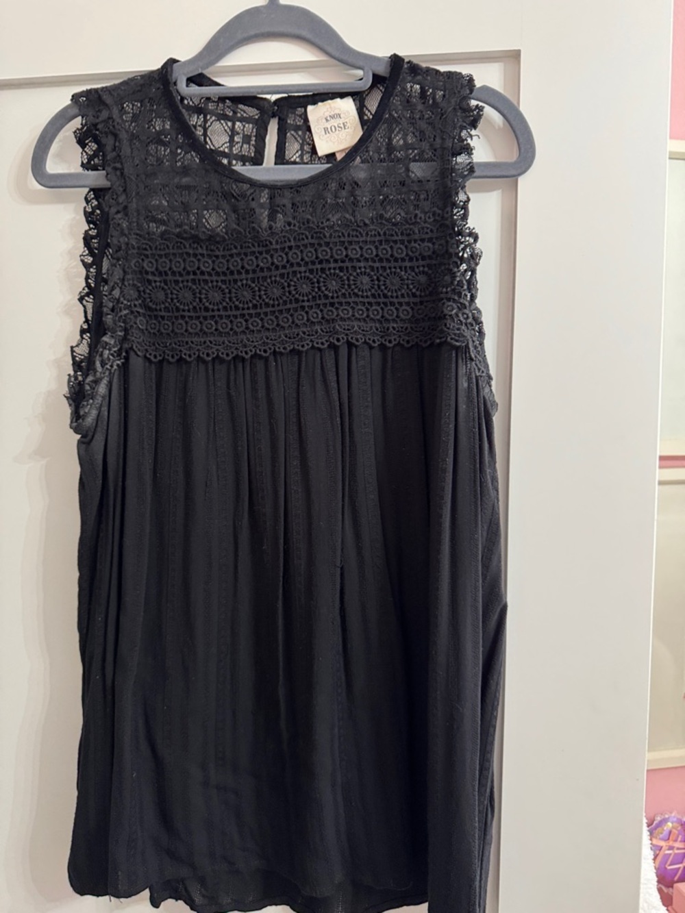 Knox Rose Black Lace Yoke Sleeveless tank top